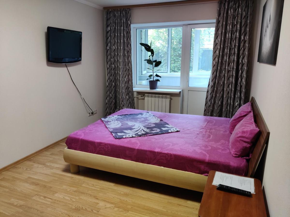 On Victora Yarmoly Apartment Kyiv