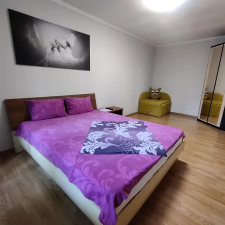 Apartment On Victora Yarmoly Kyiv Exterior photo